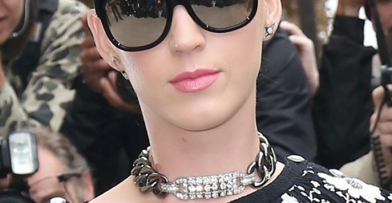 katy perry style chanel fashion show paris fashion week sunglasses chain necklace bun hair 20+ Hottest Necklace Trends Coming for Summer - necklace trends 1