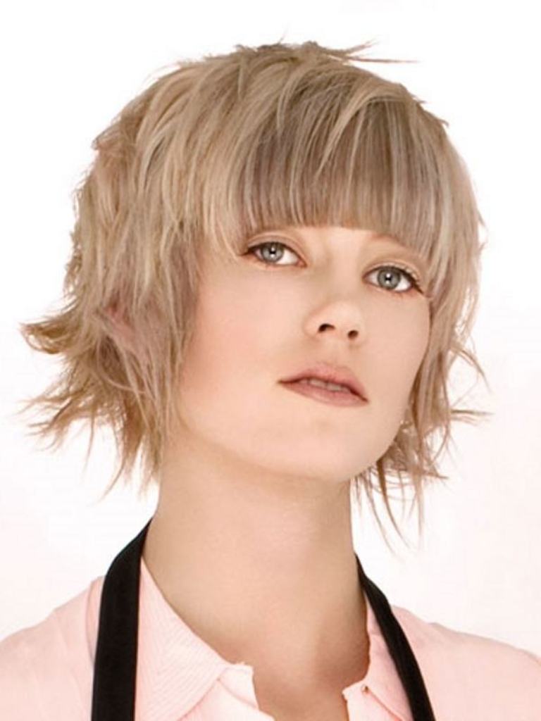 short-hairstyles-for-round-faces-20141 25+ Short Hair Trends for Round Faces Chosen for 2022