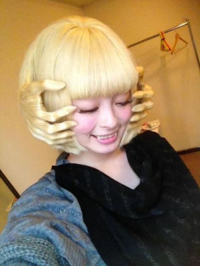 unusual-hairstyles-haircuts-blonde-girl-funny-style 25 Funny and Crazy Hairstyles to Change Yours