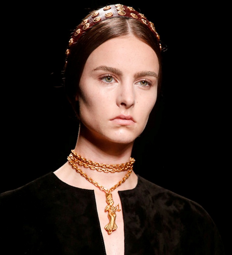 20+ Hottest Necklace Trends Coming for Summer 13 valentino-pfw-ss14-3