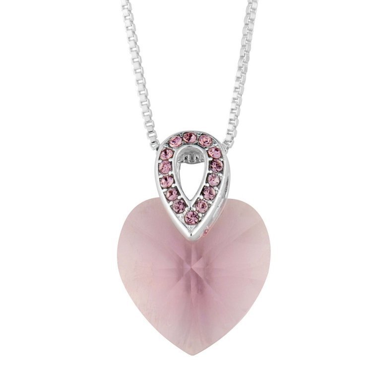 1391522861-15215800 Why Do Women Love Heart Jewelry?