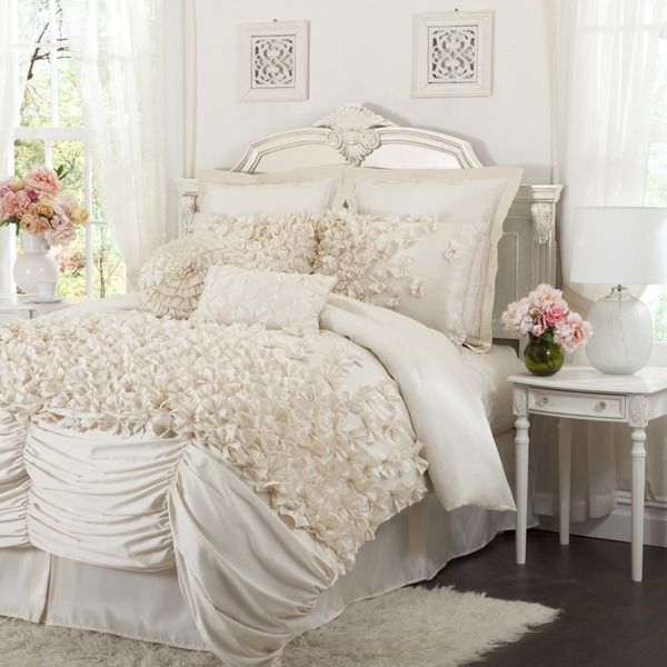 4cd12569-0ed2-4560-9007-26cc75f9b168_600 How to Choose the Perfect Bridal Bedspreads