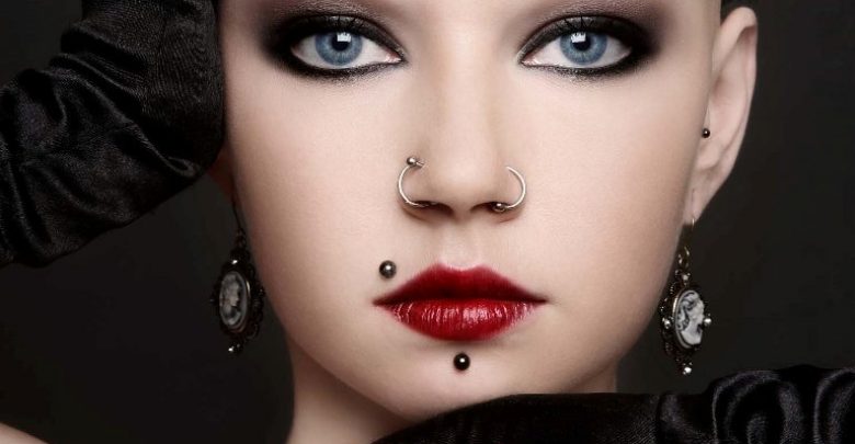 5315657 max 25 Pieces of Body Jewelry to Enhance Your Body’s Beauty - eyebrow body jewelry 1