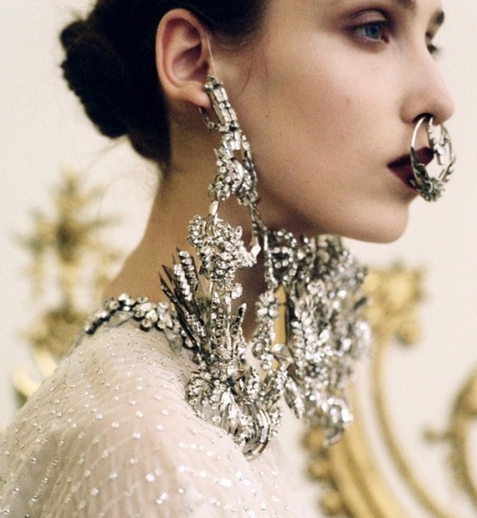 25 Pieces Of Body Jewelry To Enhance Your Body’s Beauty
