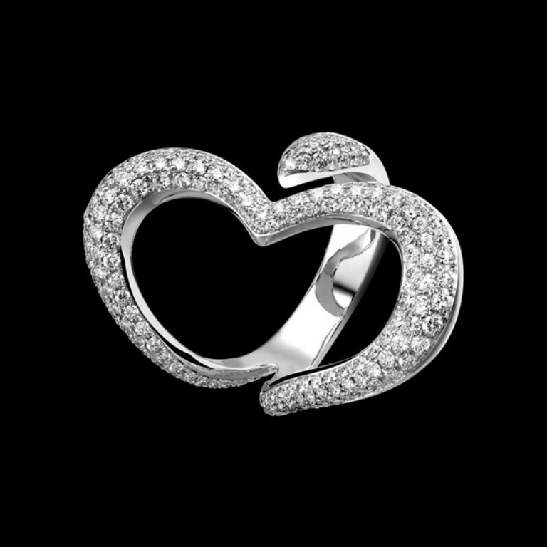 Why Do Women Love Heart Jewelry? 30 Be-the-Queen-of-Hearts-with-the-Piaget-Hearts-Jewelry-Collection_05