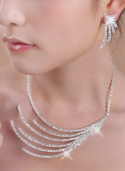 BeautifulJewelryBirthdayPartySilverTwo-PieceJewelrySetsRhinestoneClearDesignsLS45315-0 25 Unique Necklaces For The Bridal Jewelry
