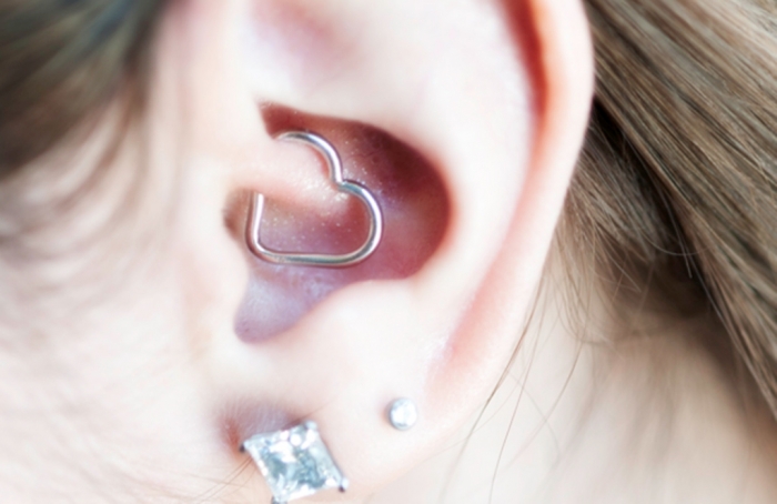 daithheartwebslide 25 Pieces of Body Jewelry to Enhance Your Body’s Beauty