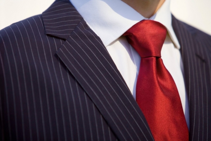 how-to-tie-a-tie-the-windsor-knot-1083096-TwoByOne