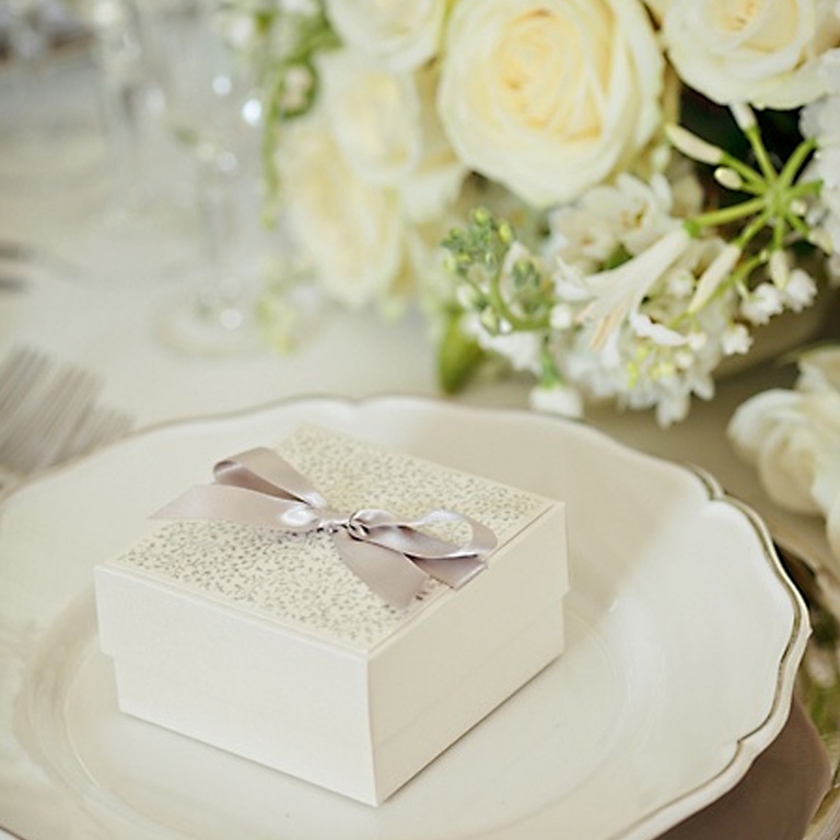 lg-square-cake-box-21 25 Cake Boxes for Different Special Events