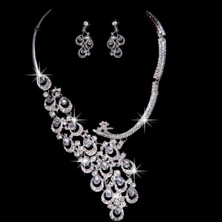 very_unique_alloy_with_czech_rhinestones_wedding_necklaces_earrings_set