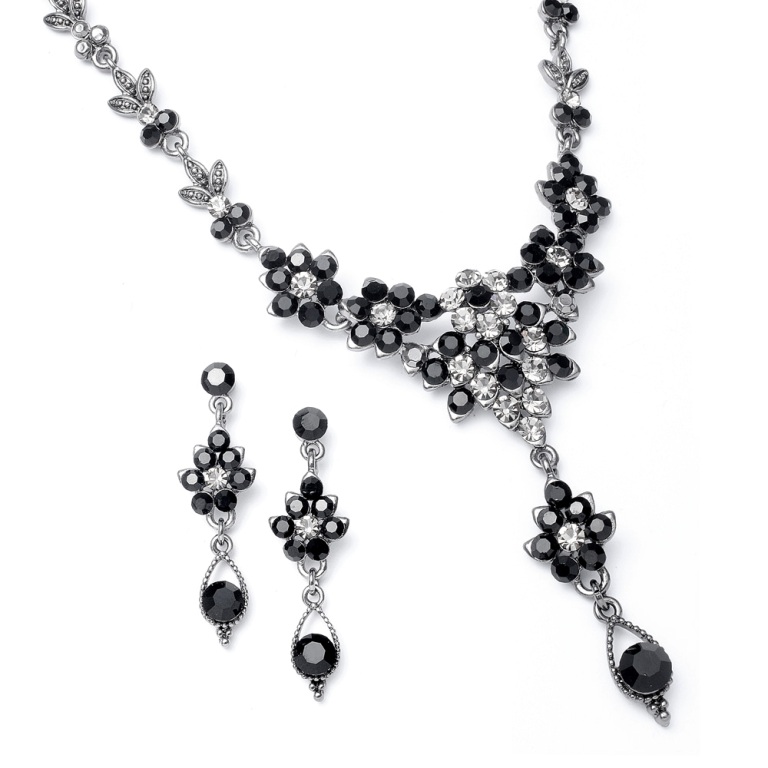 How to Choose the Right Wedding Jewelry for Your Bridesmaids