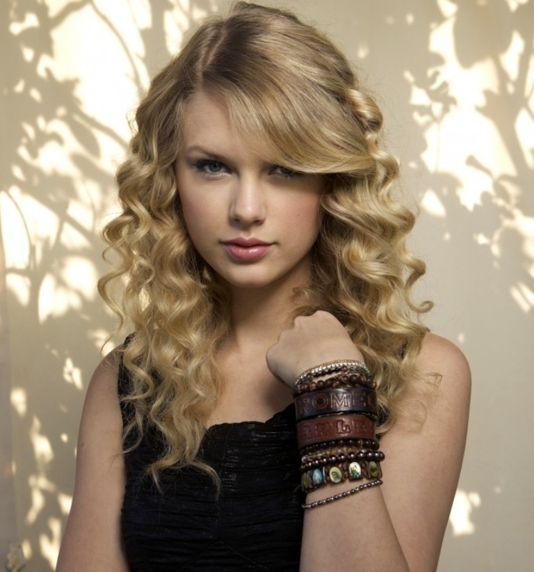 Look Fashionable by Layering Your Jewelry 28 20120731-231243