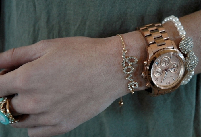 Look Fashionable by Layering Your Jewelry 8 Arm_2