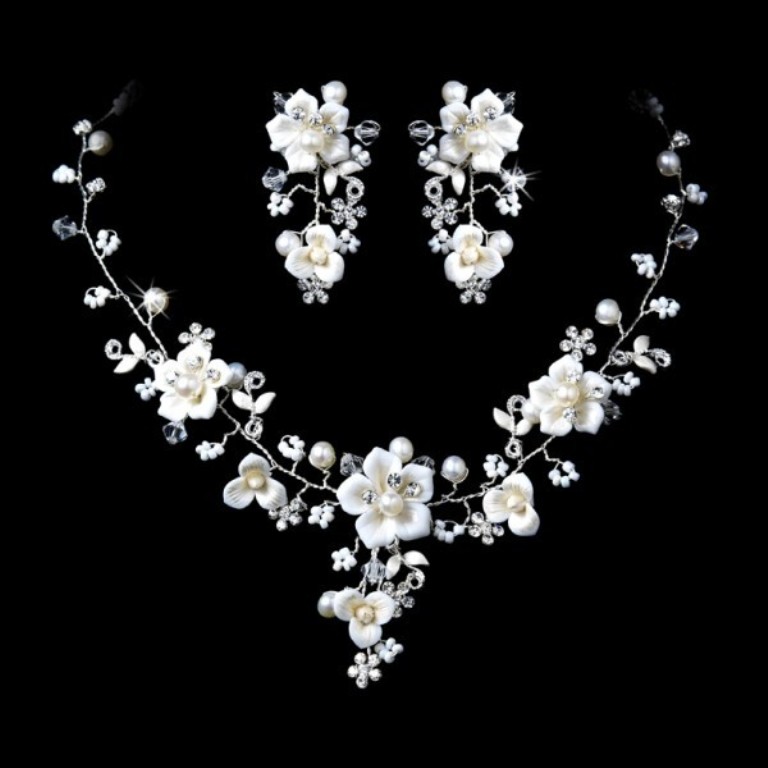 Beautiful-Silver-Crystal-Porcelain-Pearl-Bridal-Jewelry-Set How to Choose Bridal Jewelry for Enhancing Your Beauty