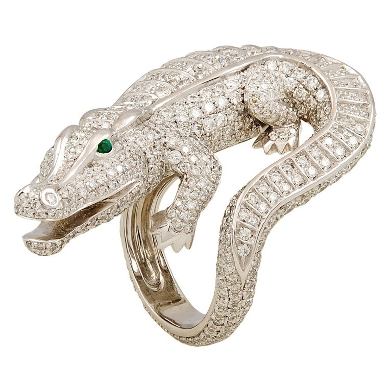 CARTIER-Diamond-Emerald-Alligator-Ring-Photo-courtesy-of-Yafa
