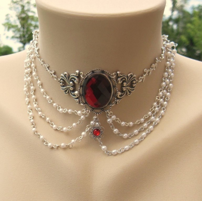 25 Victorian Jewelry Designs Reflect Wealth & Beauty