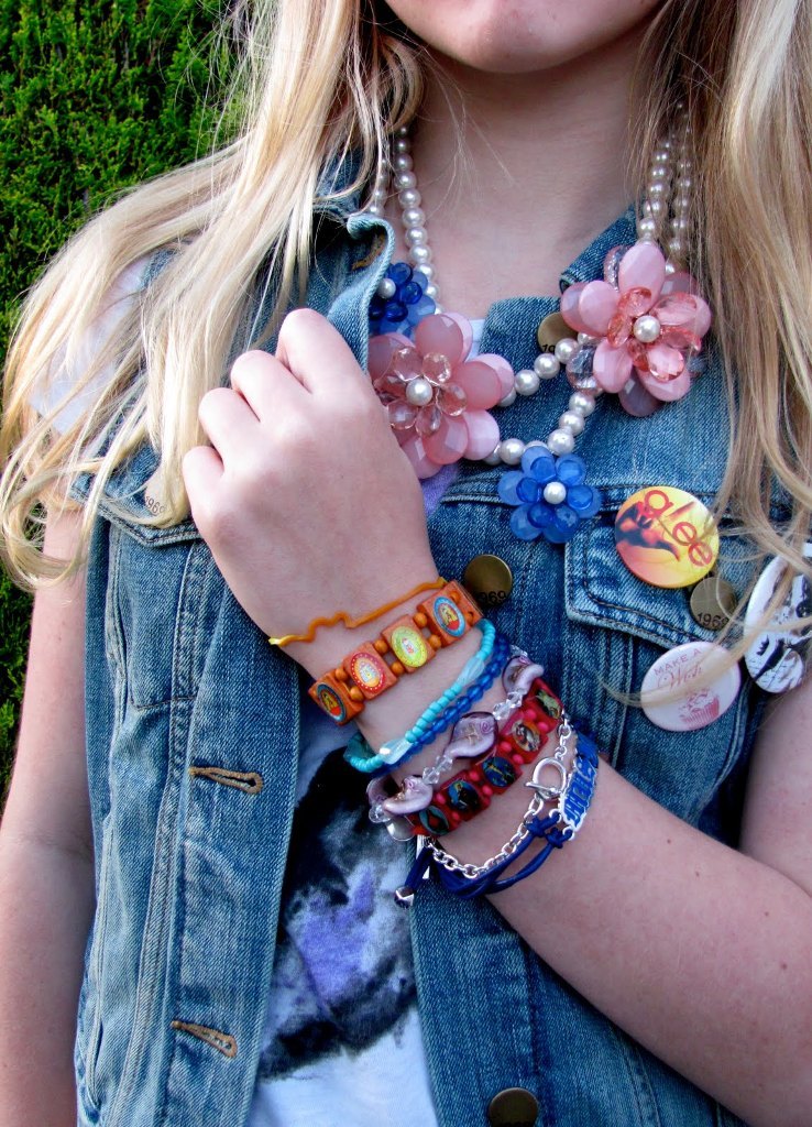 Look Fashionable by Layering Your Jewelry 21 IMG_7192