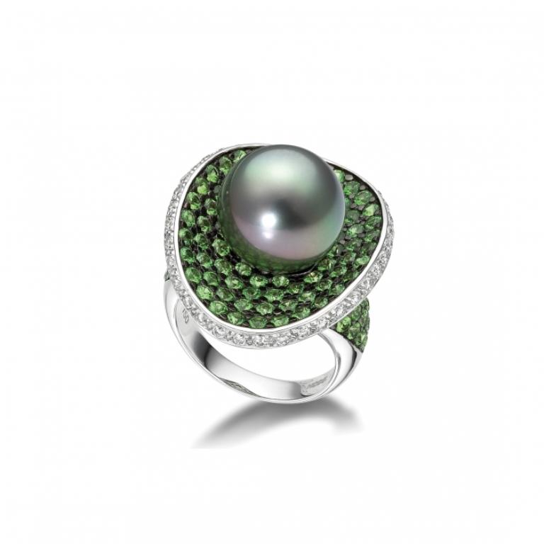 Tsavorite as a Strong Competitor to Emerald 25 RGCC02378W0004-00(65)-700x700