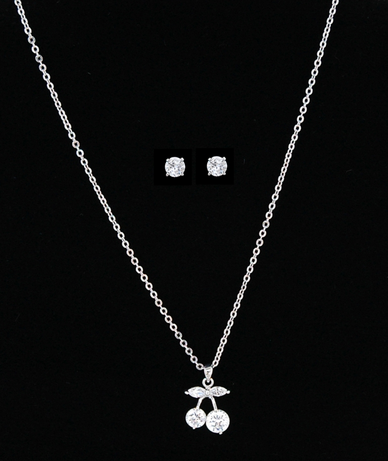 How to Choose the Right Wedding Jewelry for Your Bridesmaids 21 ZC his & her pendant necklace set