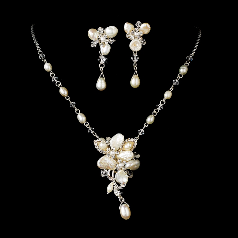 How to Choose the Right Wedding Jewelry for Your Bridesmaids 6 ne8262sil 0082