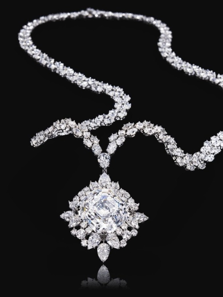How to Take Care of Your Diamond Jewelry 22 guide-how-to-care-for-diamond-jewelry_3