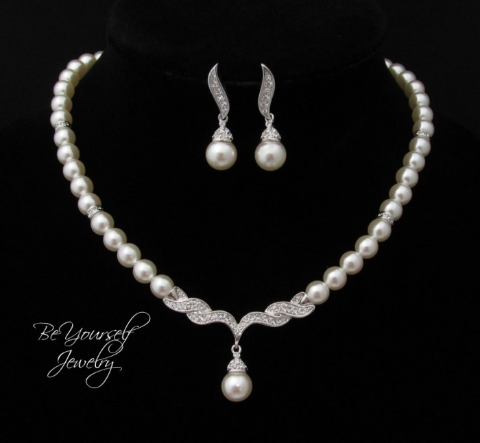 How to Take Care of Your Pearl Jewelry 18 il_fullxfull.513747691_kbry