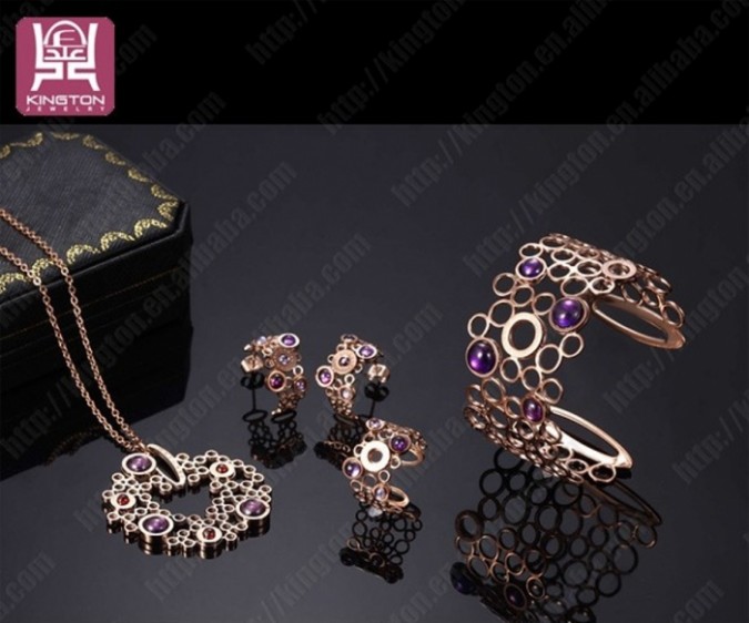 How to Clean Your Stainless Steel Jewelry
