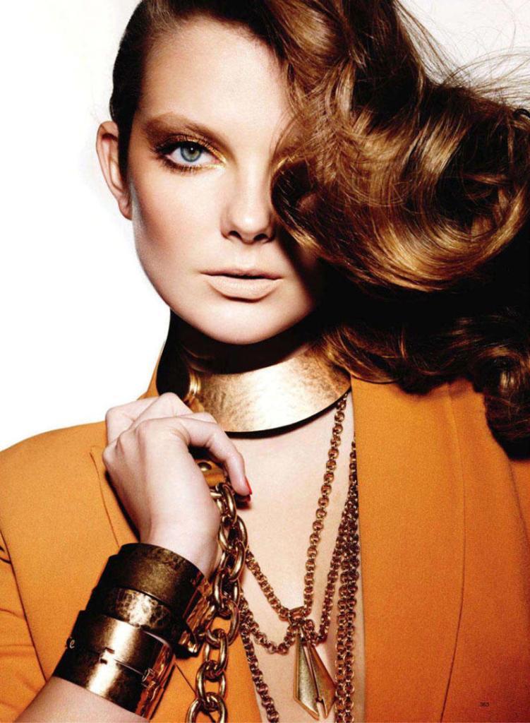 Look Fashionable by Layering Your Jewelry 13 jewelry-1