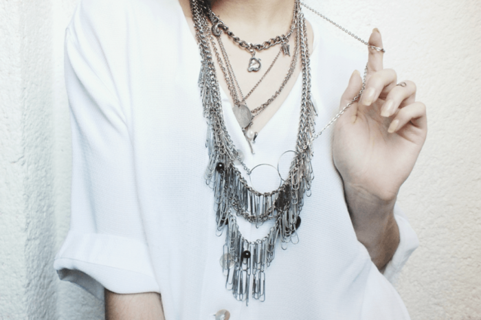 Look Fashionable by Layering Your Jewelry 19 jewelry3-moiminnie
