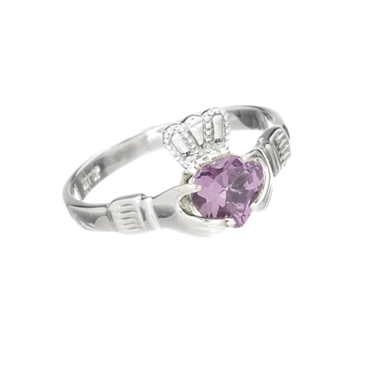 ► June → Alexandrite & pearl→ They allow their wearer the chance to enjoy purity, balance and joy.