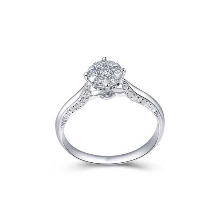 luxurious-cluster-halo-diamond-engagement-ring-for-women