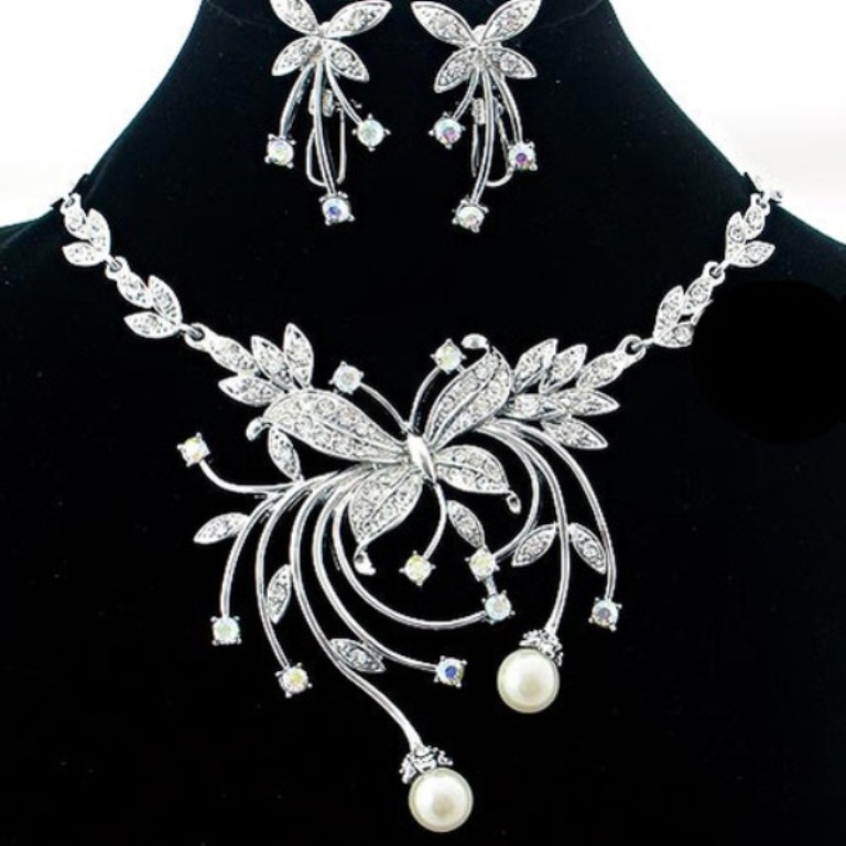 How to Choose Bridal Jewelry for Enhancing Your Beauty 16 wedding-jewelry-sets-with-flower
