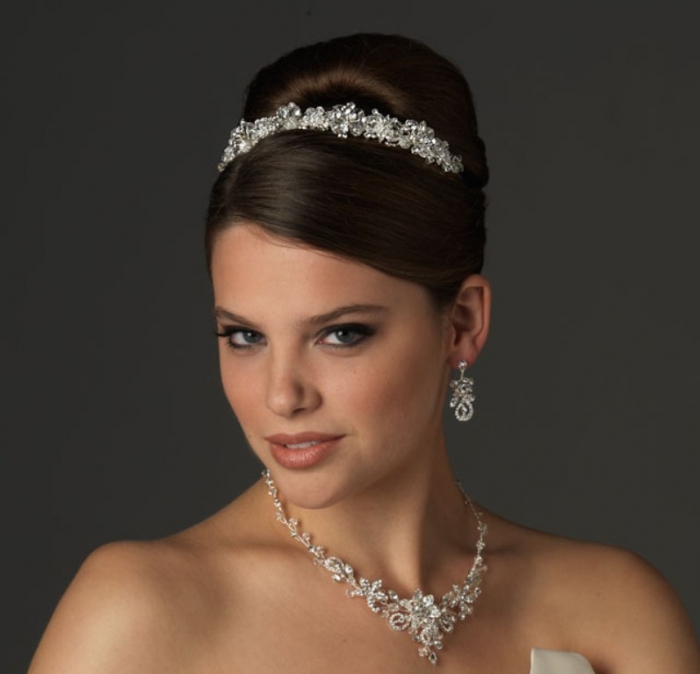 wedding-jewelry-trends-for-2013-2014 How to Choose Bridal Jewelry for Enhancing Your Beauty