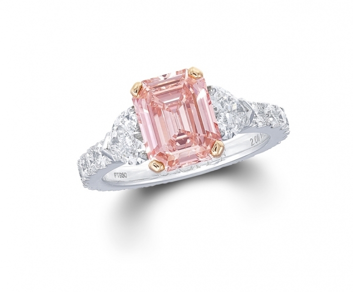 2013_wrap-up_of_a_year_in_colored_diamonds_graff_pink_diamond_reddiam Most Famous Romantic & Unique Jewelry with Pink Diamonds