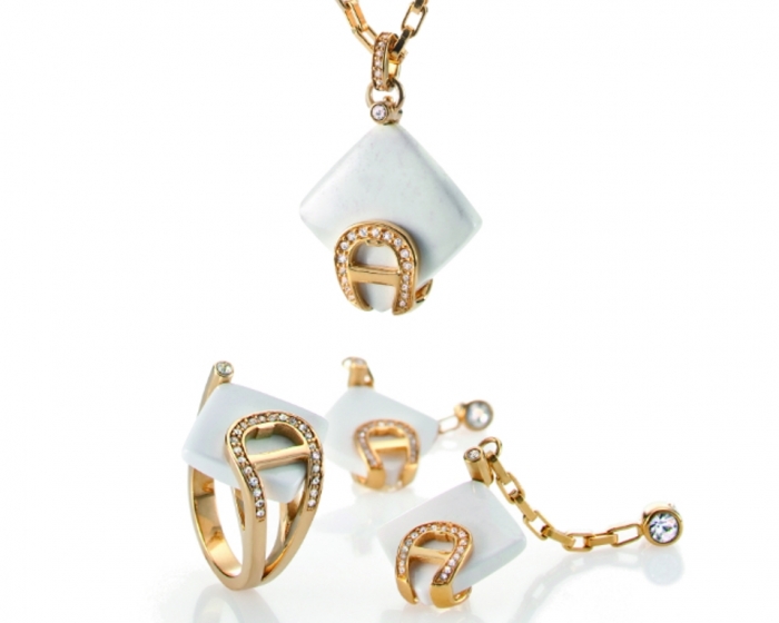 Agate-jewellery-set-285-515-Aigner Do You Know Your Zodiac Gemstone?
