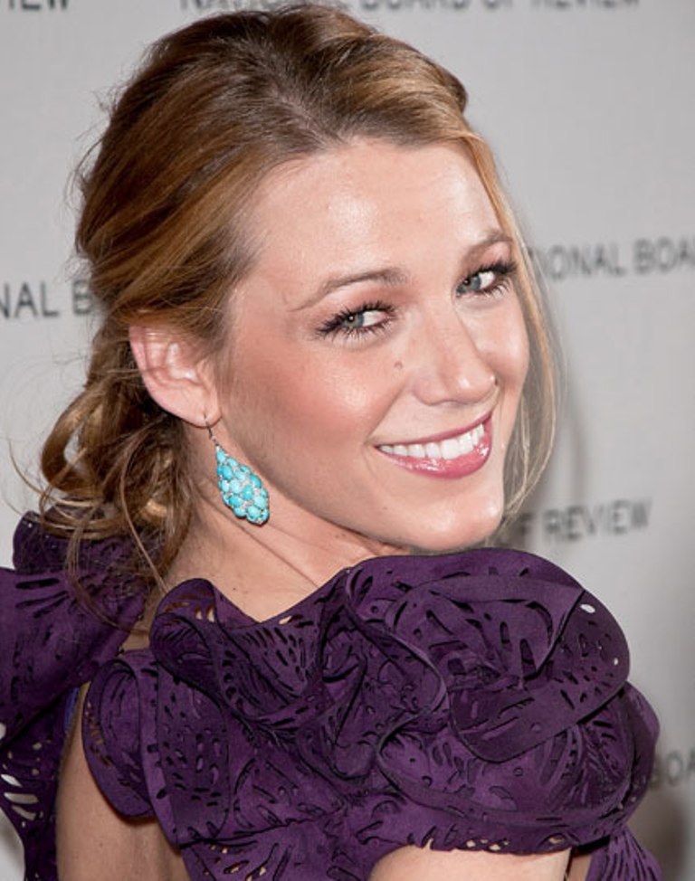 Turquoise jewelry “ The Stone of the Sky & Earth” 25 BlakeLively2