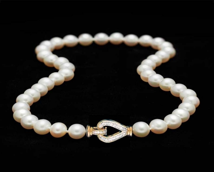 Hook Pearls and Teardrop Necklace Clasp
