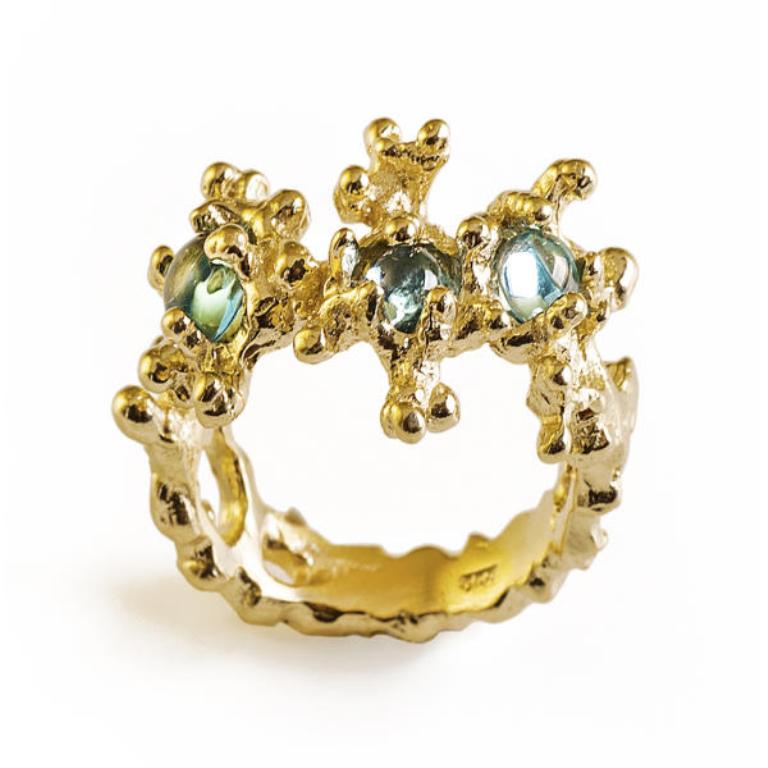 between-the-seaweeds-gold-ring-with-blue-topaz