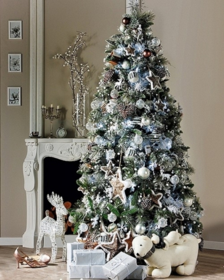 christmas-tree-2014-decorating-trends-p1xfomn4 24 Latest & Hottest Christmas Trends for 2022