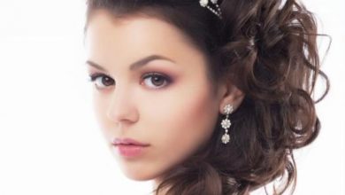 cute half up half down wedding hairstyle with headband “Wedding Headbands” The Best Choice for Brides, Why?! - 5