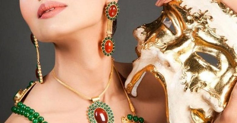 fashion jewelry by Nosheen Amir 4 Get a Royal & Fashionable Look with Costume Jewelry - modern costume jewelry 1