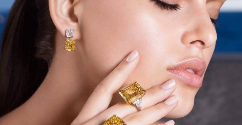 fc408e5db01d9fabd2cb4b4d92d787bc The Rarest Yellow Diamonds & Their Breathtaking Beauty - yellow diamond jewelry 1