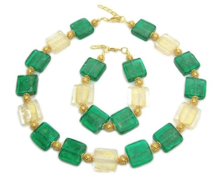Glass Beads for Creating Romantic & Fashionable Jewelry Pieces 5 glass-necklace-bracelet (big square) BS-001