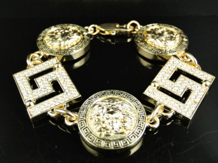 Hip Hop Jewelry to Attract More Attention | Pouted.com