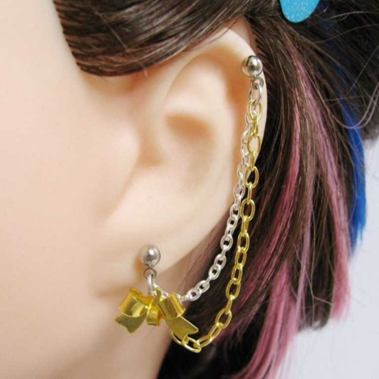 shiny_ribbon_bow_cartilage_chain_slave_earring_in_silver_and_gold_56364e63