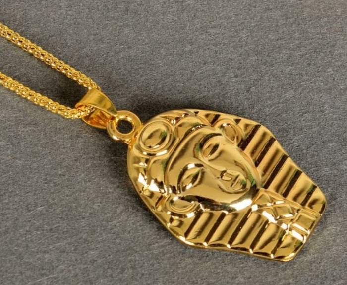 Hip Hop Jewelry to Attract More Attention 23 sw9022-collier-bling-bling-or-pharaon-01