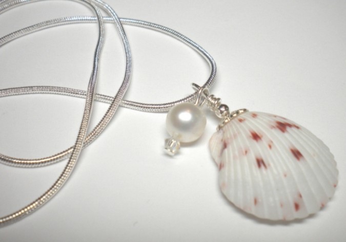 Seashell Jewelry As A Natural Gift