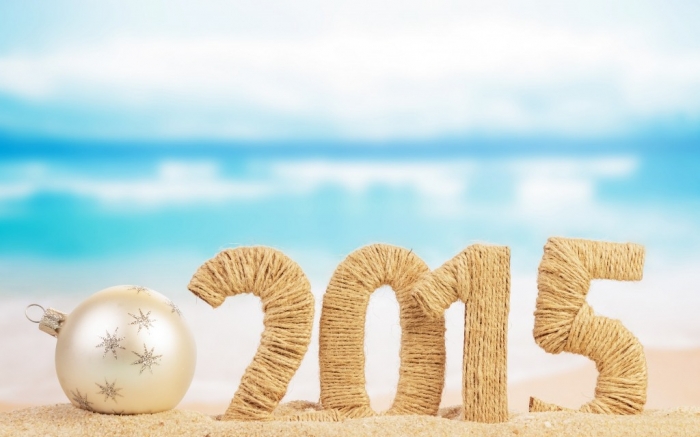 Best 25 Happy New Year Greeting Cards 11 Beach-Christmas-Baubles-2015-Happy-New-Year-Images