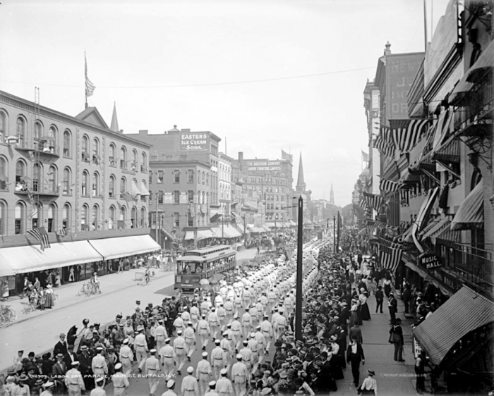 Best 10 Labor Day Ideas for Family 2 Labor-Day-Parade