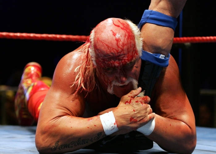 Top 10 Most Famous Wrestlers in WWE 15 Hulk-Hogan-Flair-Leg
